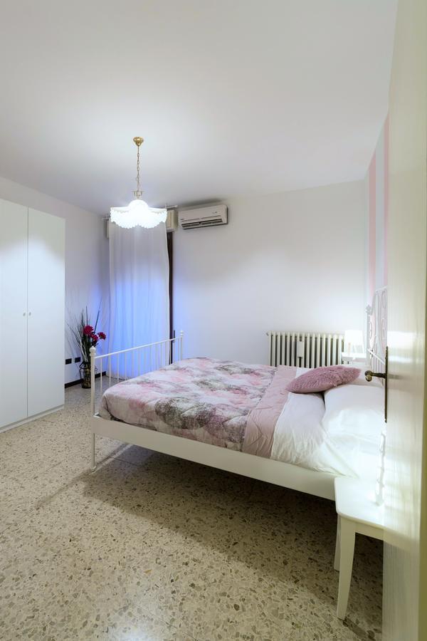 Isa Sirmione Apartments Pokoj fotografie